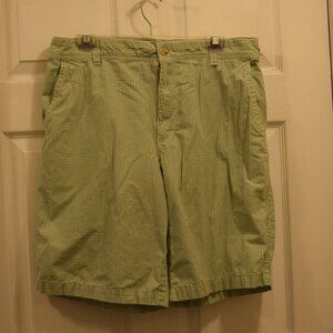 IZOD men's shorts size 34 Green Gingham